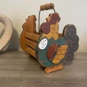 Carved wood rooster kitchen basket - egg. fruit or bread basket Farmhouse